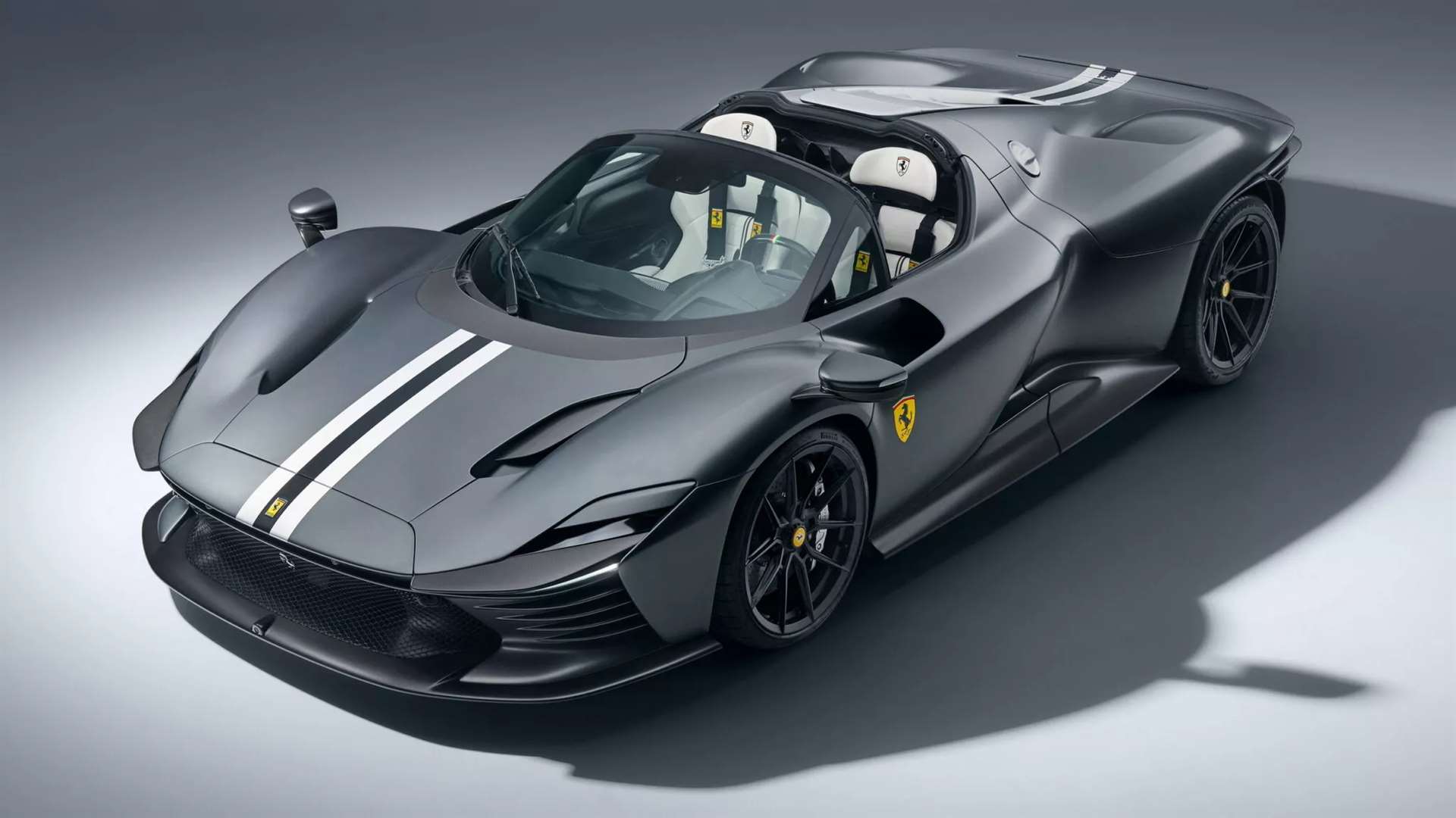 فيراري دايتونا SP3 بلمسة من نوفيتيك بقوة 856 حصان 2 فيراري دايتونا SP3 بلمسة من نوفيتيك بقوة 856 حصان - عرب اوتو هب