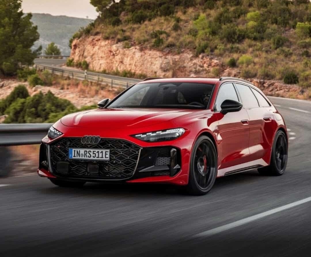 أودي RS 5 لعام 2026 و تسريبات صور تكشف عن محرك هجين قابل للشحن 1 أودي RS 5 لعام 2026 و تسريبات صور تكشف عن محرك هجين قابل للشحن - عرب اوتو هب