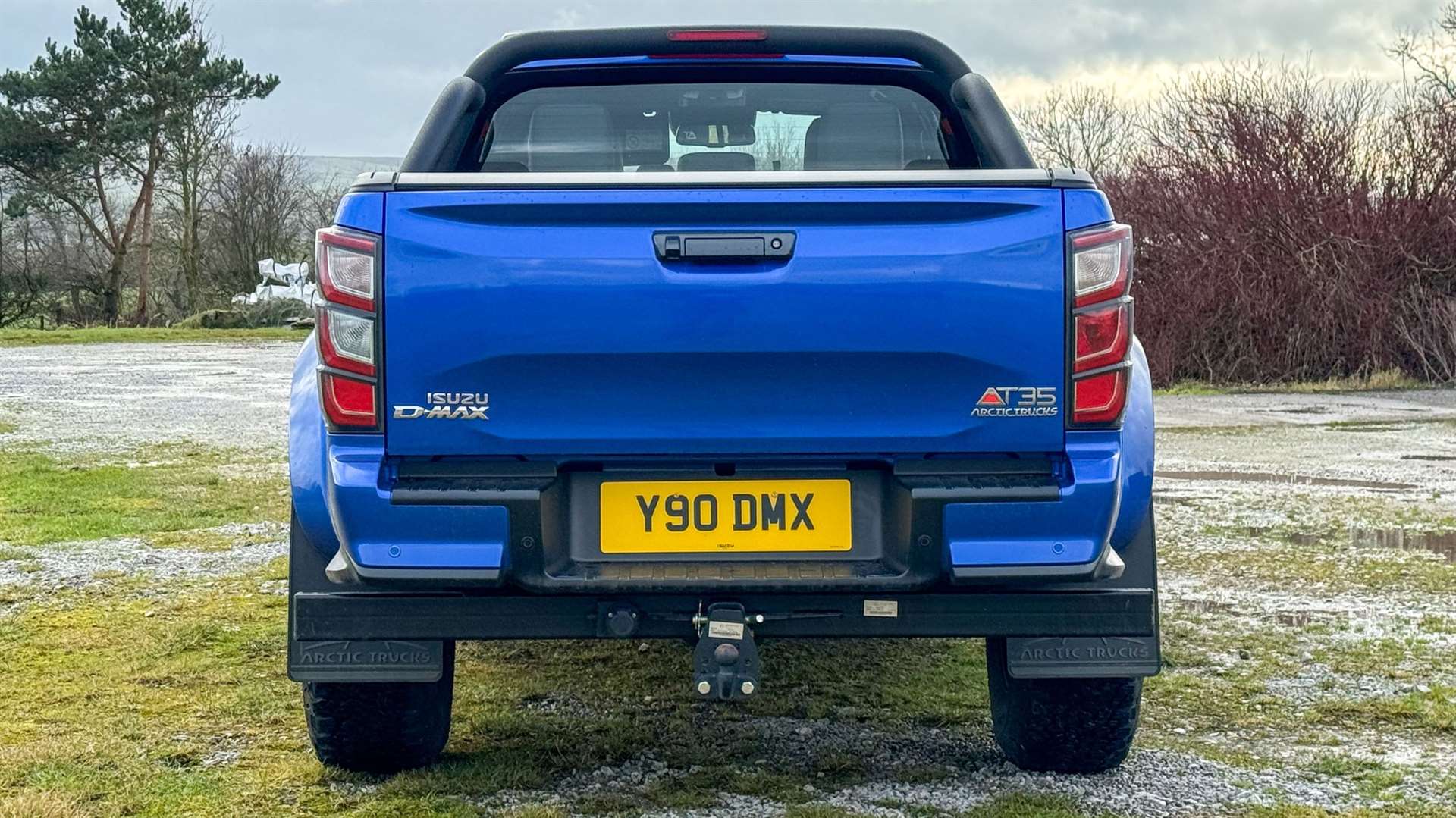 ايسوزو D-Max AT35 فلسفة القوة المطلقة في عالم شاحنات البيك أب المعدلة للطرق الوعرة 5 ايسوزو D-Max AT35 فلسفة القوة المطلقة في عالم شاحنات البيك أب المعدلة للطرق الوعرة - عرب اوتو هب