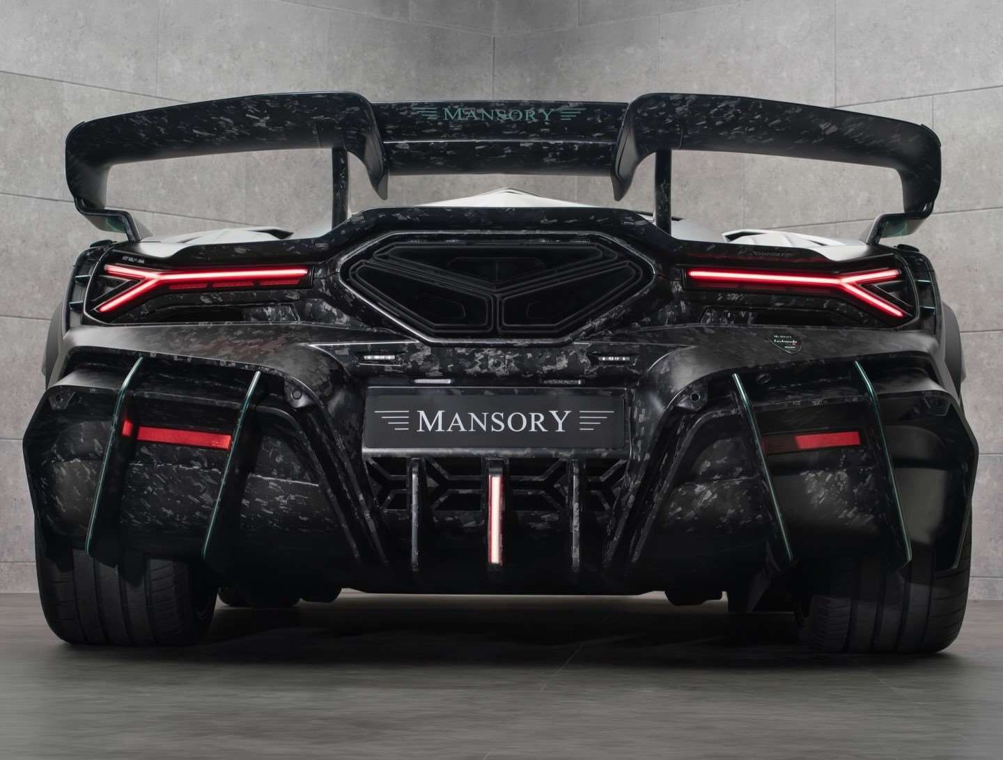 لامبورجيني كاربونادو X من منصوري تحفة بقوة 1,120 حصان مصنوعة بالكامل من ألياف الكربون 4 لامبورجيني كاربونادو X من منصوري تحفة بقوة 1,120 حصان مصنوعة بالكامل من ألياف الكربون - عرب اوتو هب