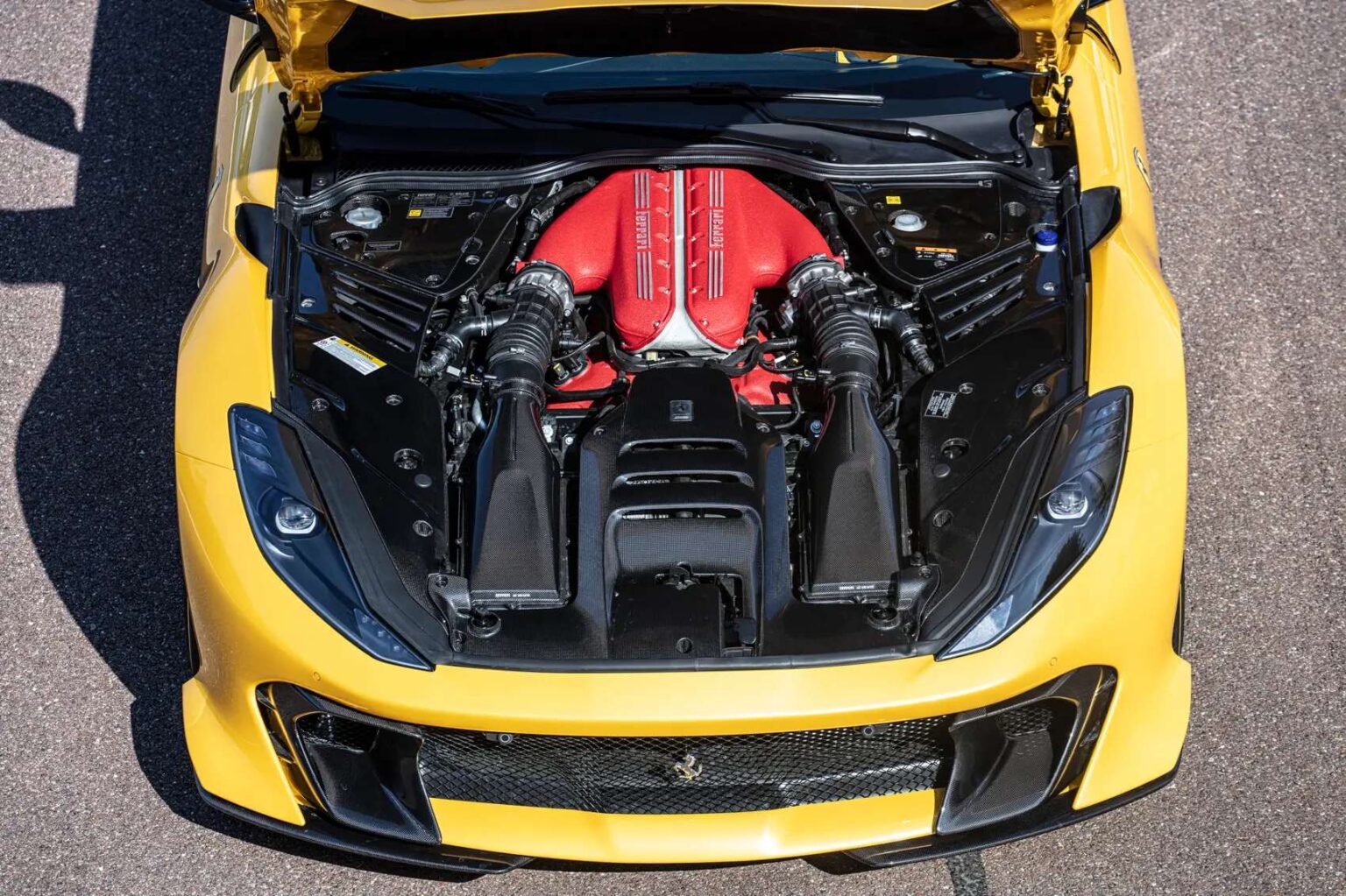 محرك فيراري V12 التكنولوجيا الكاملة سر القوة الأسطورية في عالم السيارات الخارقة محرك فيراري V12 التكنولوجيا الكاملة سر القوة الأسطورية في عالم السيارات الخارقة - عرب اوتو هب