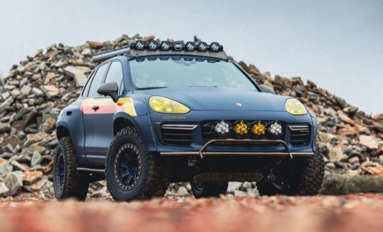 بورشه كايين Ultra EVO عندما تتحول سيارة الدفع الرباعي الفاخرة إلى وحش صحراوي حقيقي