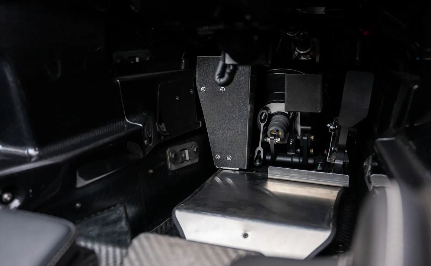 دالارا ماكينا بوستو سينجولو سيارة إيطالية بمقعد واحد فقط و بسعر مذهل 3 دالارا ماكينا بوستو سينجولو سيارة إيطالية بمقعد واحد فقط و بسعر مذهل - عرب اوتو هب