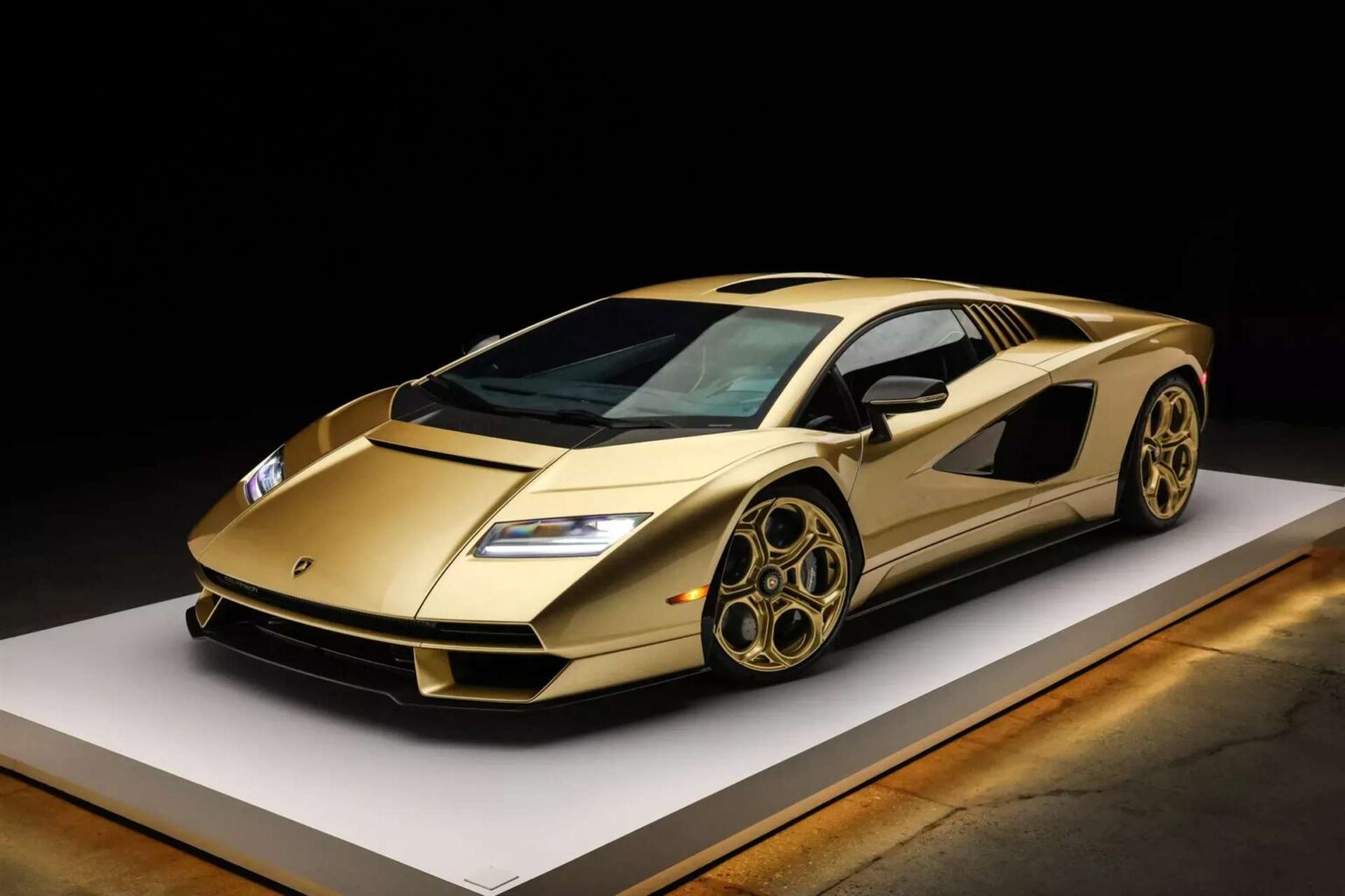 لامبورجيني كونتاش الحديثة تتلقى صدمة في المزاد و تخسر أكثر من 300 ألف دولار - عرب اوتو هب