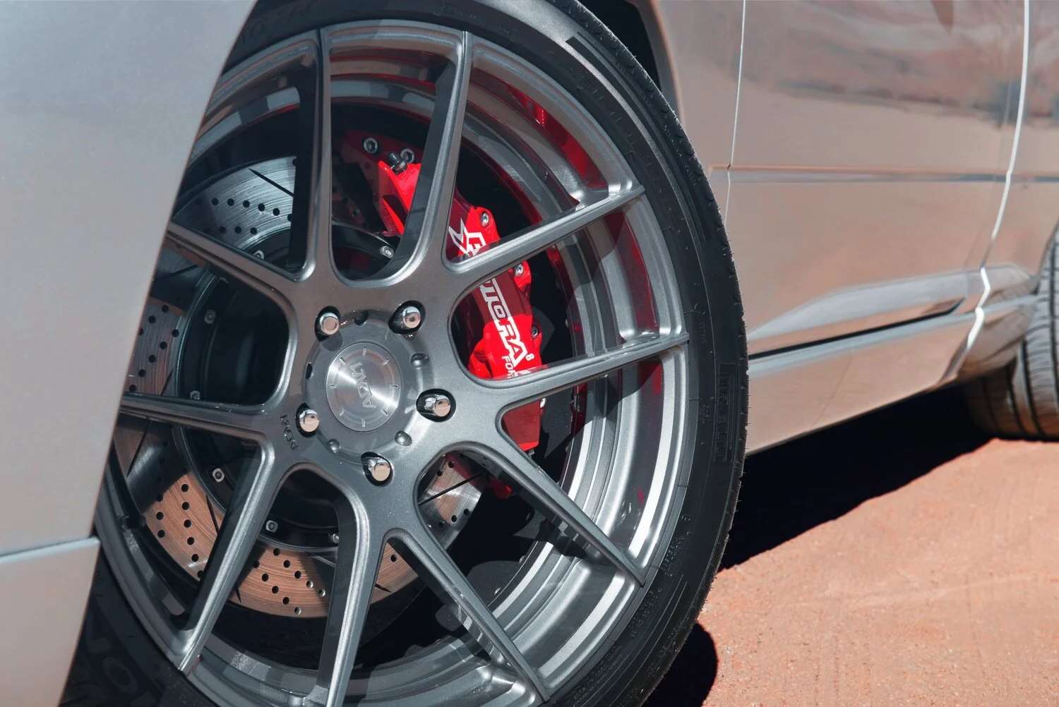 هل تستحق فرامل السيراميك الكربونية كل هذه التكلفة 3 هل تستحق فرامل السيراميك الكربونية كل هذه التكلفة - عرب اوتو هب