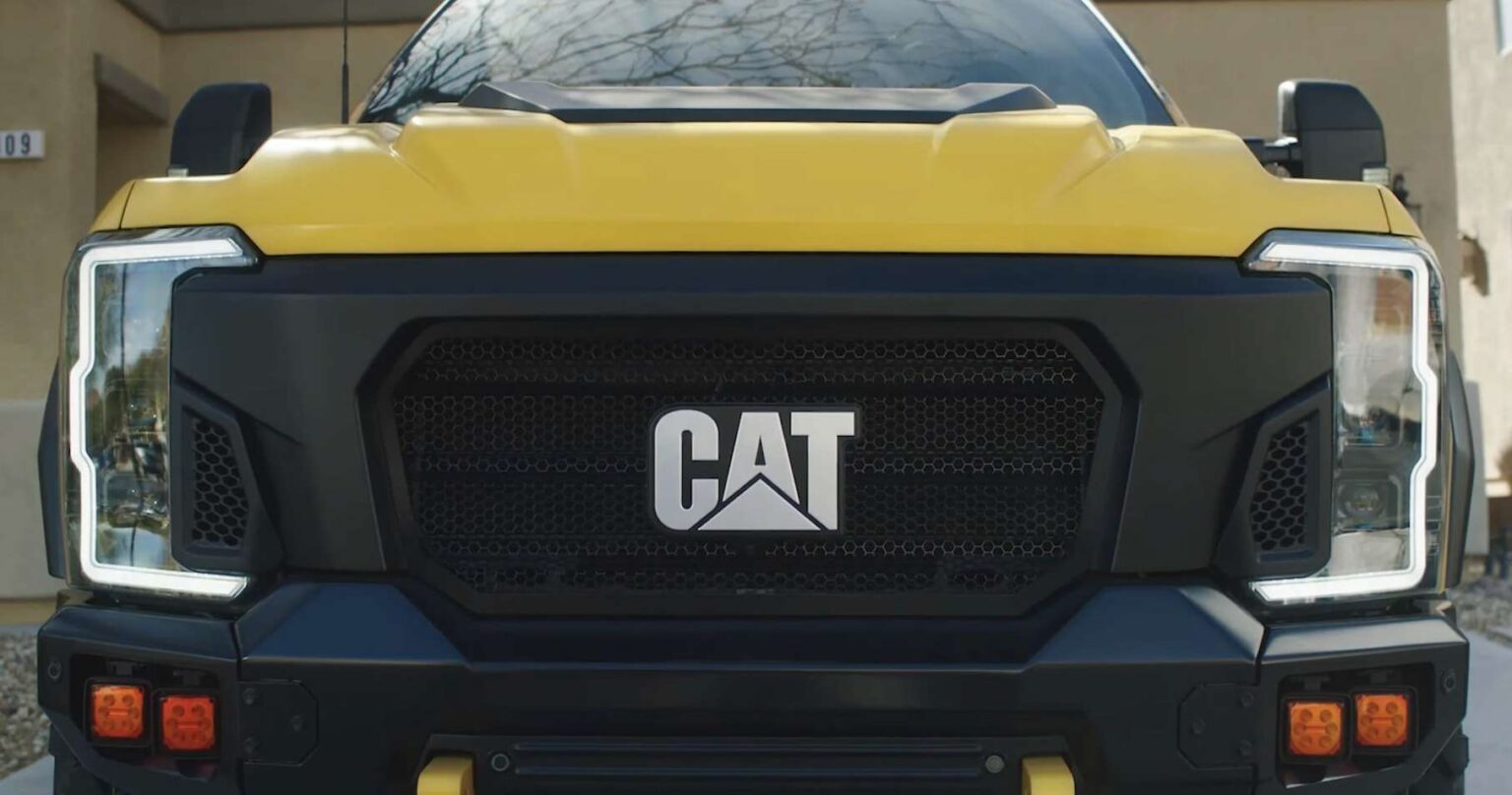 شاحنة كاتربيلر الجديدة على أساس فورد سوبر ديوتي تقود مستقبل الشاحنات الثقيلة - عرب اوتو هب