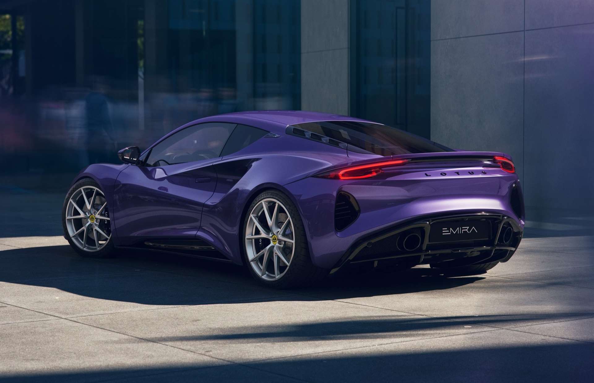 لوتس إميرا تفتح الباب أمام محرك V8 من مرسيدس AMG بخطوة قد تغير قواعد اللعبة 5 لوتس إميرا تفتح الباب أمام محرك V8 من مرسيدس AMG بخطوة قد تغير قواعد اللعبة - عرب اوتو هب