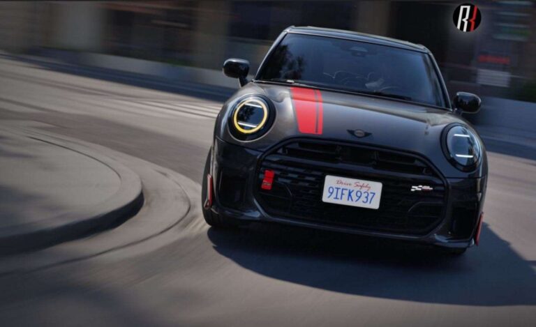 ميني Cooper S 4-Door Red Line 2026 بأناقة الـ JCW و روح رياضية مميزة