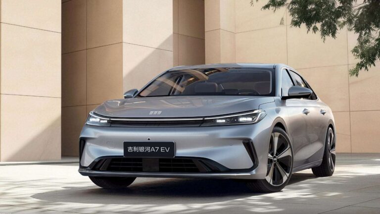 جيلي جالاكسي A7 EV بمدى يصل إلى 550 كم و تصميم متجدد