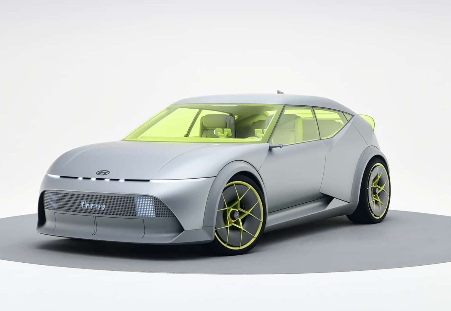 هيونداي IONIQ 3 الاختبارية تنطلق بتصميم ثوري و مدى 644 كم لشعل المنافسة الكهربائية - عرب اوتو هب