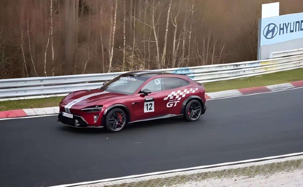 شاومي YU7 GT تظهر بدون تمويه في حلبة نوربورجرينج بأداء جريء و تصميم هجومي  - عرب اوتو هب