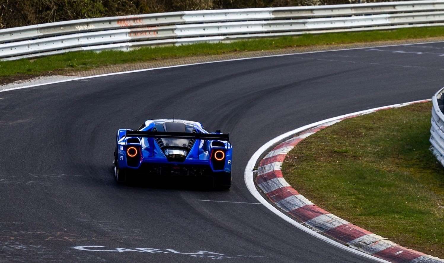 فورد GT Mk IV تحطم رقم نوربورجرينج القياسي لتصبح أسرع سيارة بمحرك احتراق داخلي في التاريخ 5 فورد GT Mk IV تحطم رقم نوربورجرينج القياسي لتصبح أسرع سيارة بمحرك احتراق داخلي في التاريخ - عرب اوتو هب