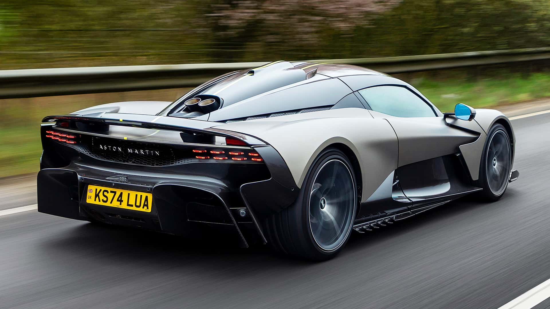 أستون مارتن فالهالا تحفة هجينة بقوة 1064 حصان تجمع بين الجنون و الدقة البريطانية 5 أستون مارتن فالهالا تحفة هجينة بقوة 1064 حصان تجمع بين الجنون و الدقة البريطانية - عرب اوتو هب