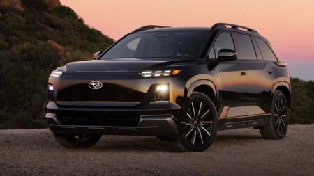 سوبارو جيتواي 2027 الكهربائية تظهر للعلن بثلاثة صفوف دفع رباعي و قوة 420 حصان - عرب اوتو هب