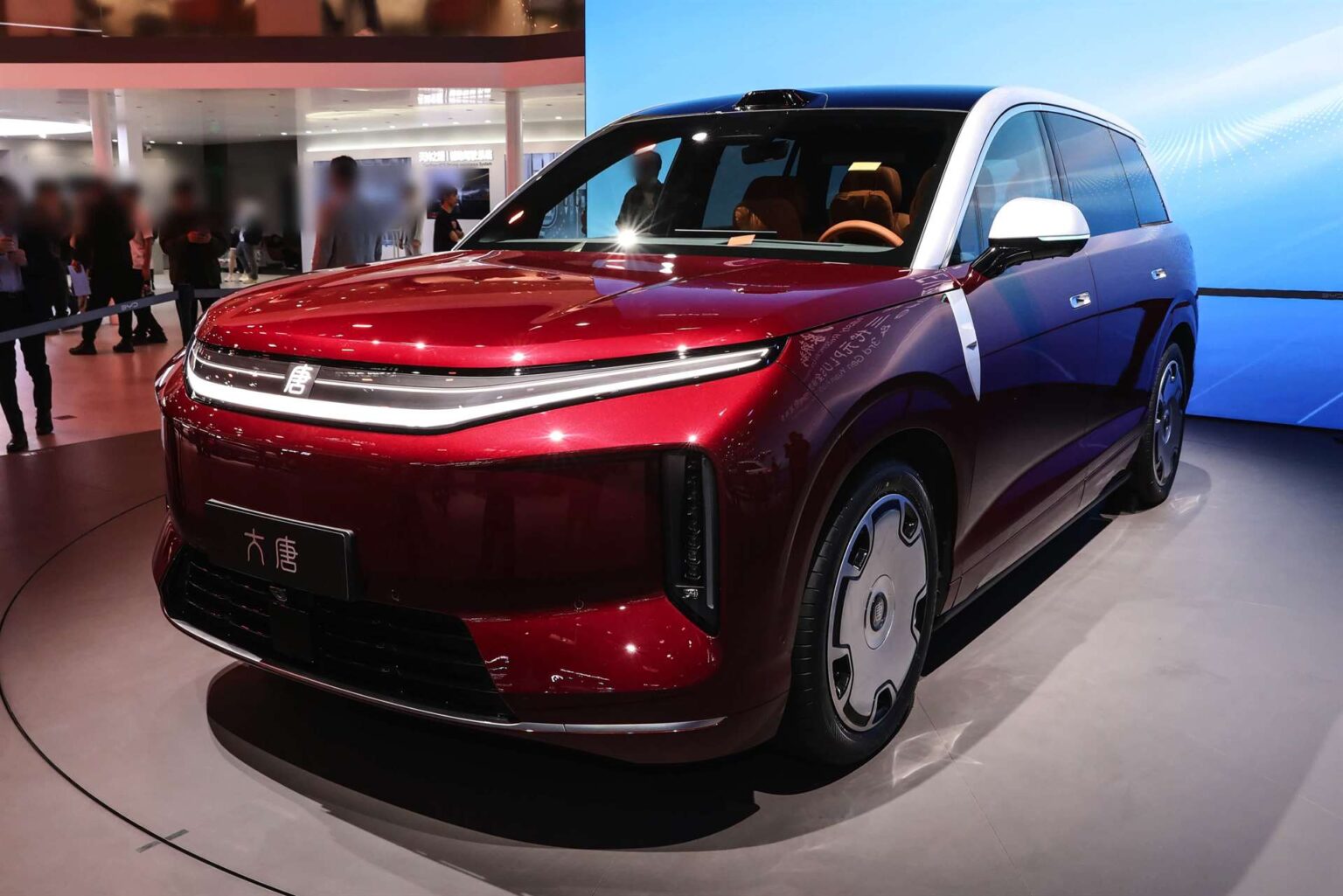 بي واي دي Tang الكهربائية بمدى 950 كم و شحن فائق السرعة و تسارع 3.9 ثواني - عرب اوتو هب