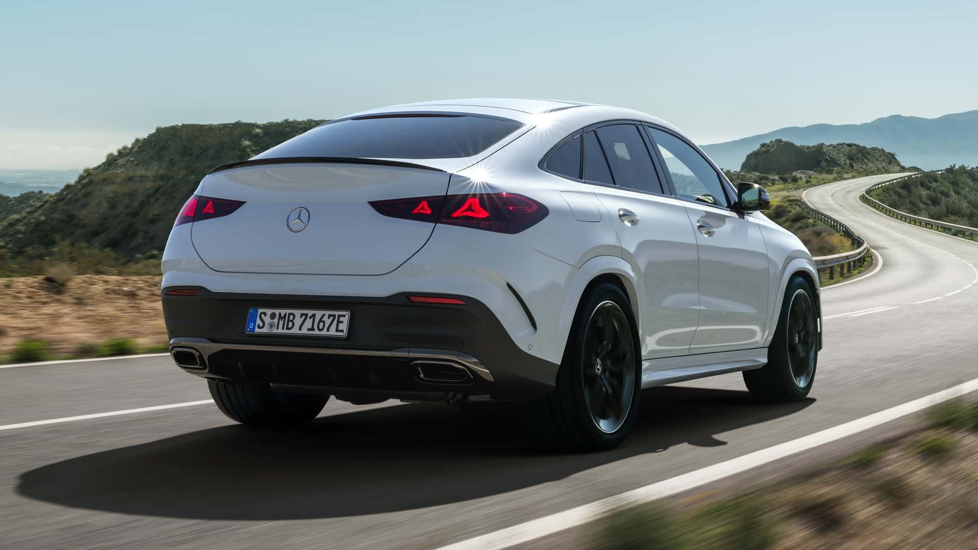 مرسيدس GLE 2027 الجديدة كلياً بتصميم متجدد و قوة هجينة مذهلة تصل إلى 577 حصاناً 4 مرسيدس GLE 2027 الجديدة كلياً بتصميم متجدد و قوة هجينة مذهلة تصل إلى 577 حصاناً - عرب اوتو هب