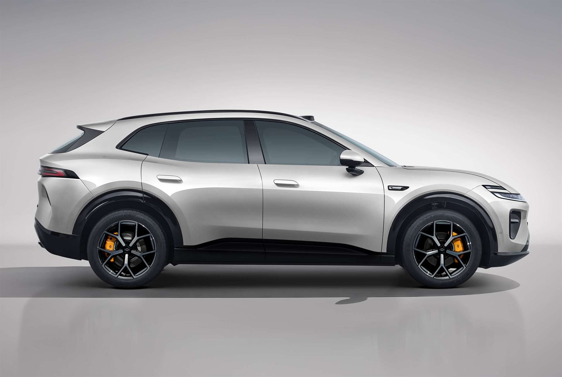 شانجان نيفو Q06 SUV الكهربائية تدخل المنافسة بقوة في فئة السيارات الصينية المتوسطة 2 شانجان نيفو Q06 SUV الكهربائية تدخل المنافسة بقوة في فئة السيارات الصينية المتوسطة - عرب اوتو هب