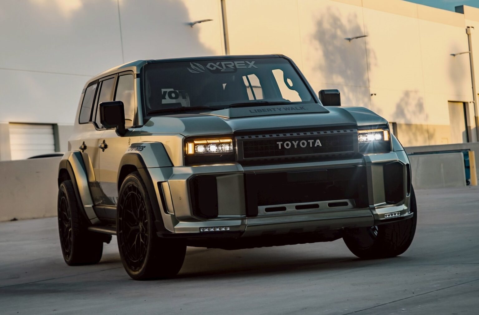 تويوتا لاندكروزر 250 تتحول إلى وحش عريض مع ليبرتي ووك - عرب اوتو هب