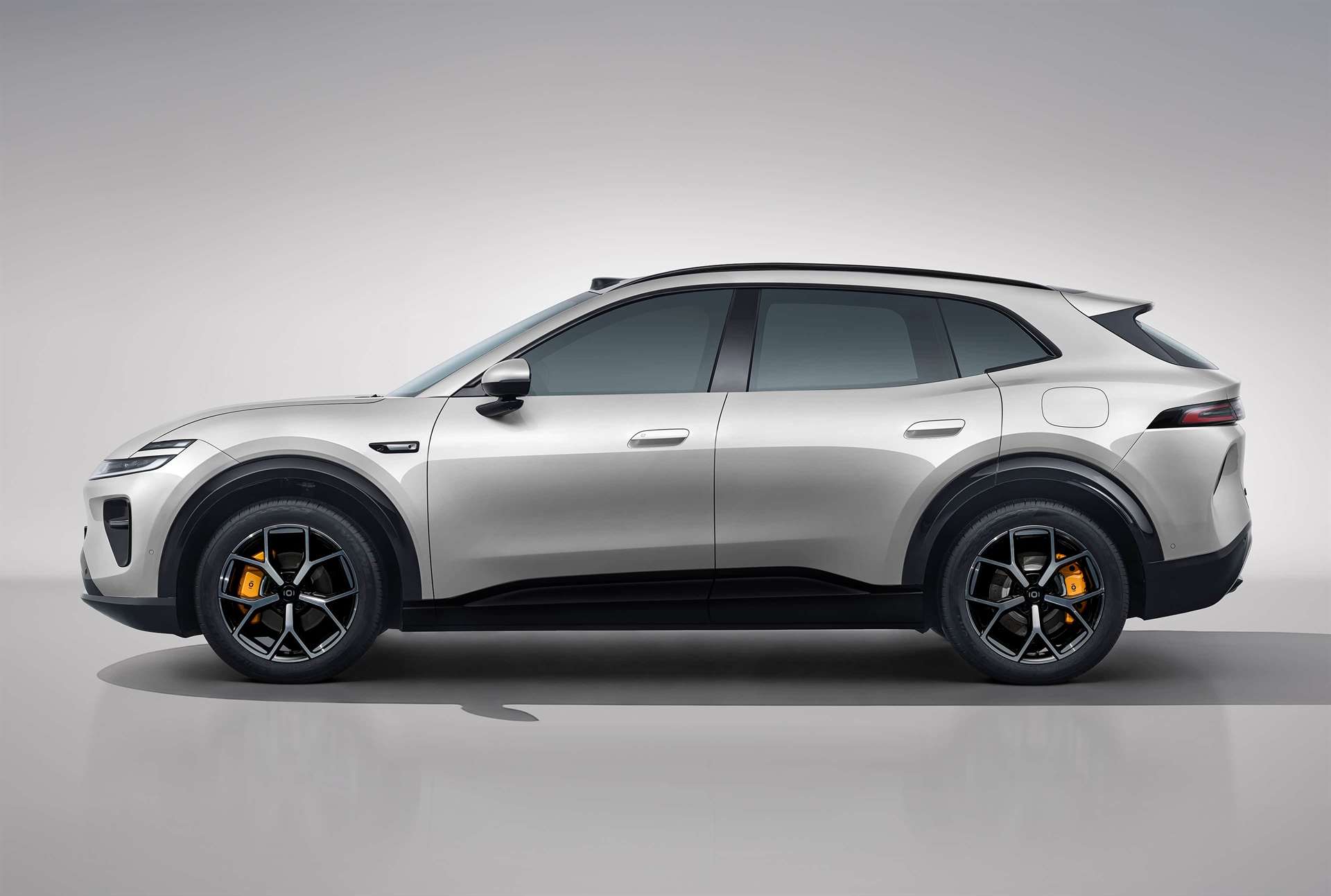 شانجان نيفو Q06 SUV الكهربائية تدخل المنافسة بقوة في فئة السيارات الصينية المتوسطة 3 شانجان نيفو Q06 SUV الكهربائية تدخل المنافسة بقوة في فئة السيارات الصينية المتوسطة - عرب اوتو هب