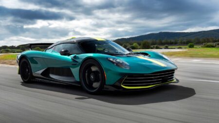 أستون مارتن فالهالا تحفة هجينة بقوة 1064 حصان تجمع بين الجنون و الدقة البريطانية - عرب اوتو هب