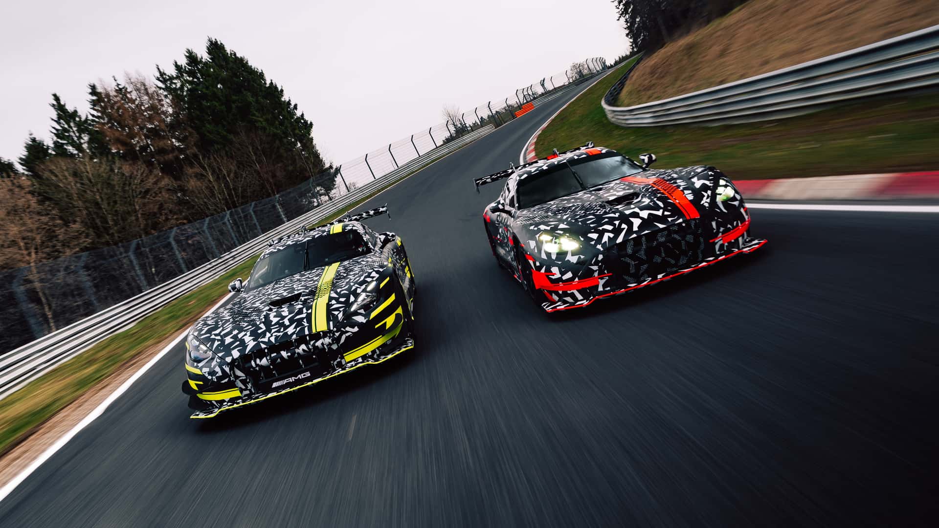 مرسيدس AMG بلاك سيريز الجديدة وحش قانوني على الطريق بشكل سيارات السباق 2 مرسيدس AMG بلاك سيريز الجديدة وحش قانوني على الطريق بشكل سيارات السباق - عرب اوتو هب