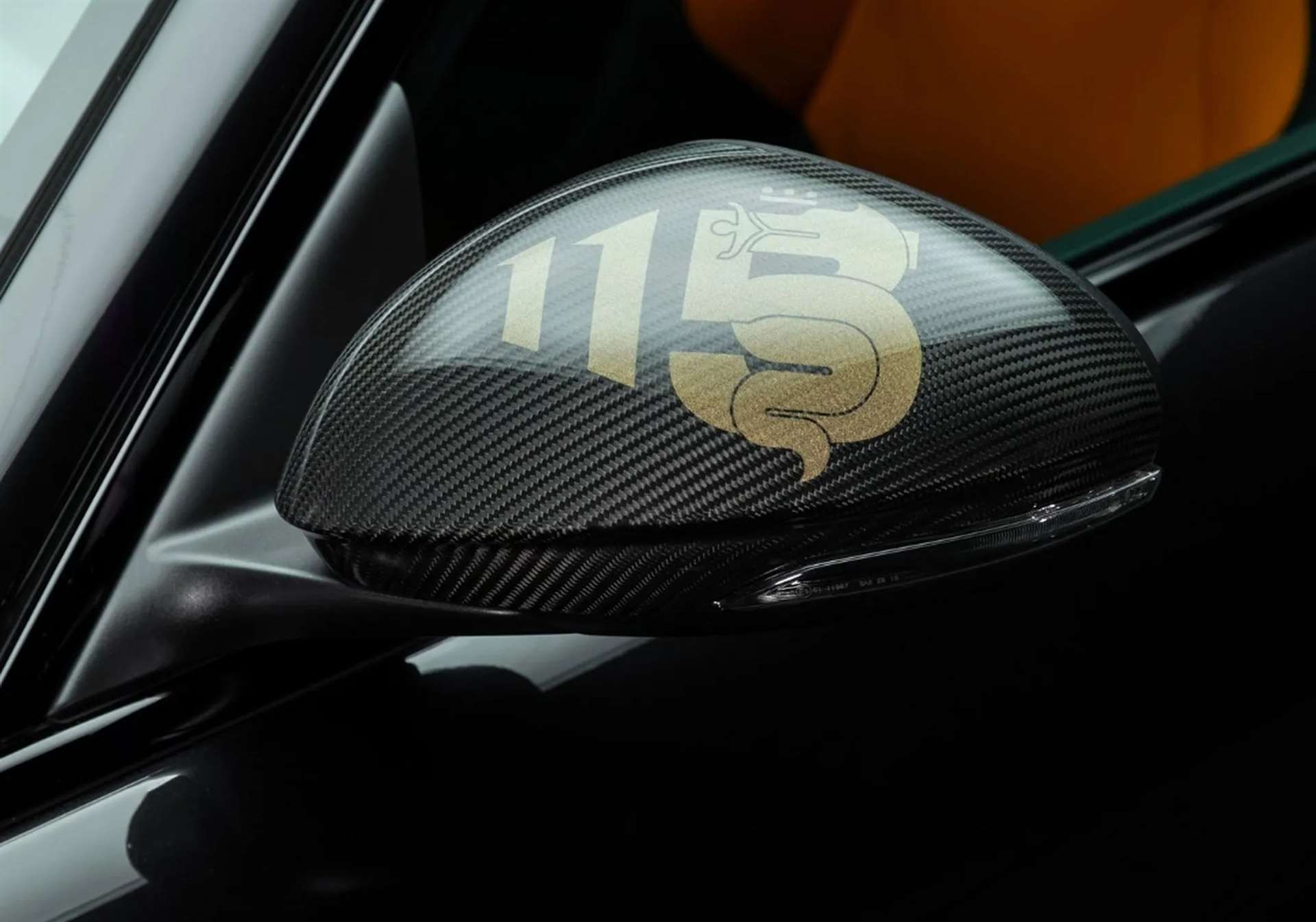 الفا روميو تحتفل بأسلوب فاخر باصدار خاص من جوليا و ستلفيو بلمسات ذهبية في دبي 3 الفا روميو تحتفل بأسلوب فاخر باصدار خاص من جوليا و ستلفيو بلمسات ذهبية في دبي - عرب اوتو هب