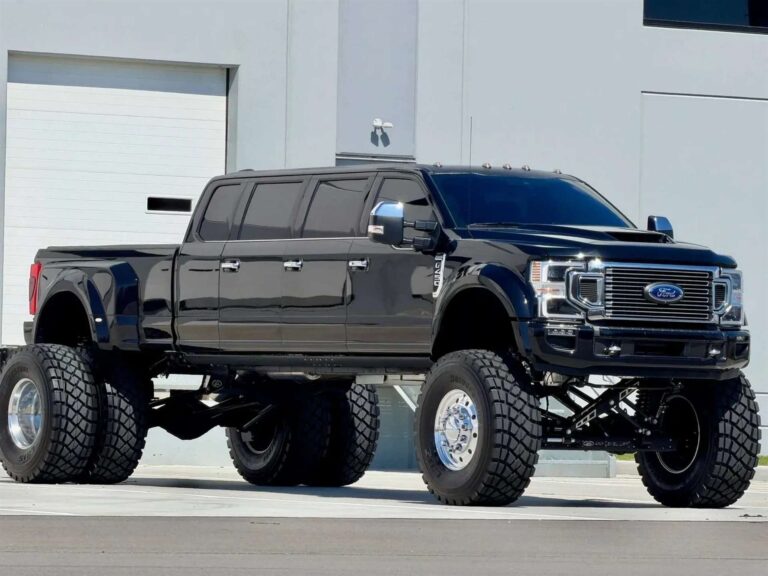 فورد F-450 بست أبواب و بسعر خرافي ظهرت مؤخرًا في مزاد على موقع eBay