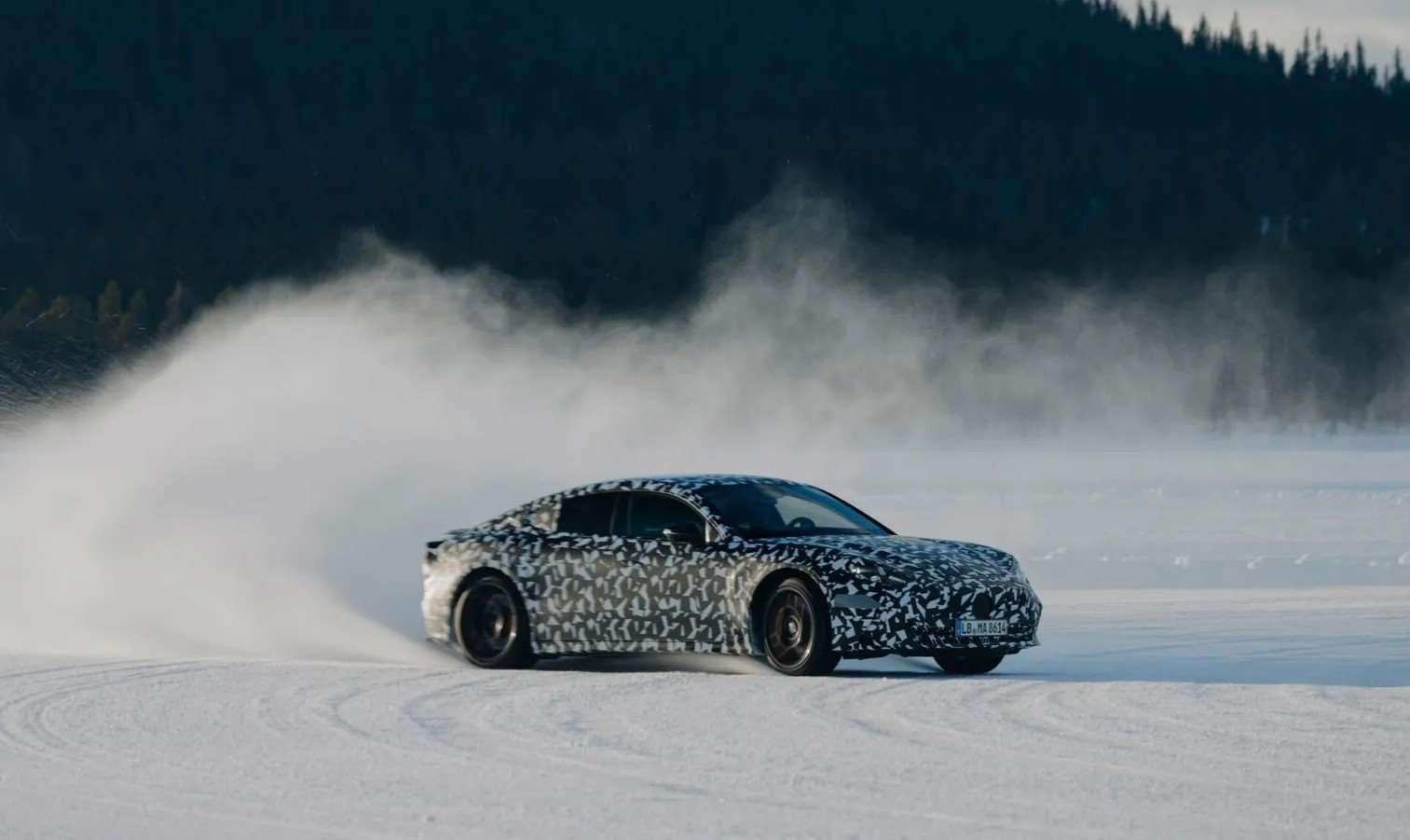 مرسيدس AMG GT EV أول سيارة تصدر صوت V8 بدون محرك احتراق 2 مرسيدس AMG GT EV أول سيارة تصدر صوت V8 بدون محرك احتراق - عرب اوتو هب