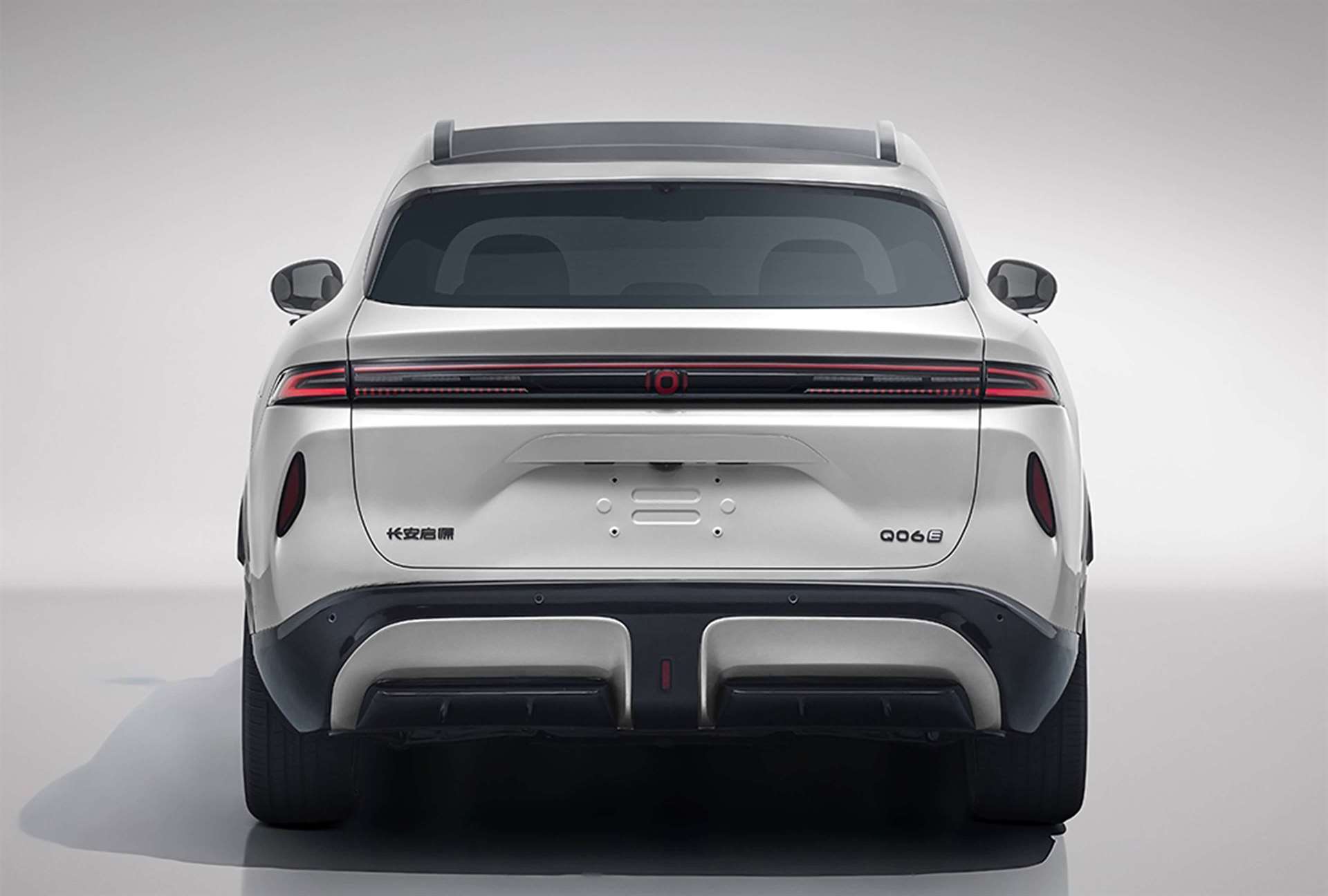 شانجان نيفو Q06 SUV الكهربائية تدخل المنافسة بقوة في فئة السيارات الصينية المتوسطة 4 شانجان نيفو Q06 SUV الكهربائية تدخل المنافسة بقوة في فئة السيارات الصينية المتوسطة - عرب اوتو هب