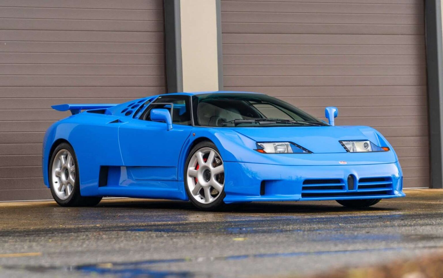 بوجاتي EB110 سوبر سبورت تظهر من جديد بعد اختفائها لأكثر من 25 عامًا - عرب اوتو هب