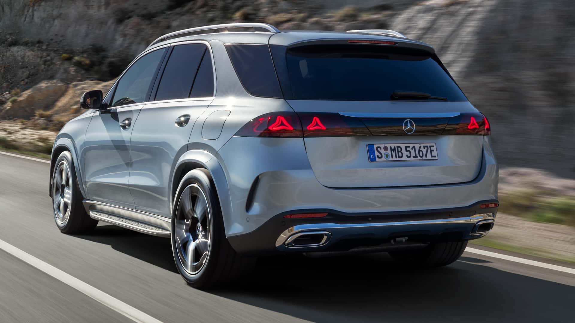 مرسيدس GLE 2027 الجديدة كلياً بتصميم متجدد و قوة هجينة مذهلة تصل إلى 577 حصاناً 5 مرسيدس GLE 2027 الجديدة كلياً بتصميم متجدد و قوة هجينة مذهلة تصل إلى 577 حصاناً - عرب اوتو هب