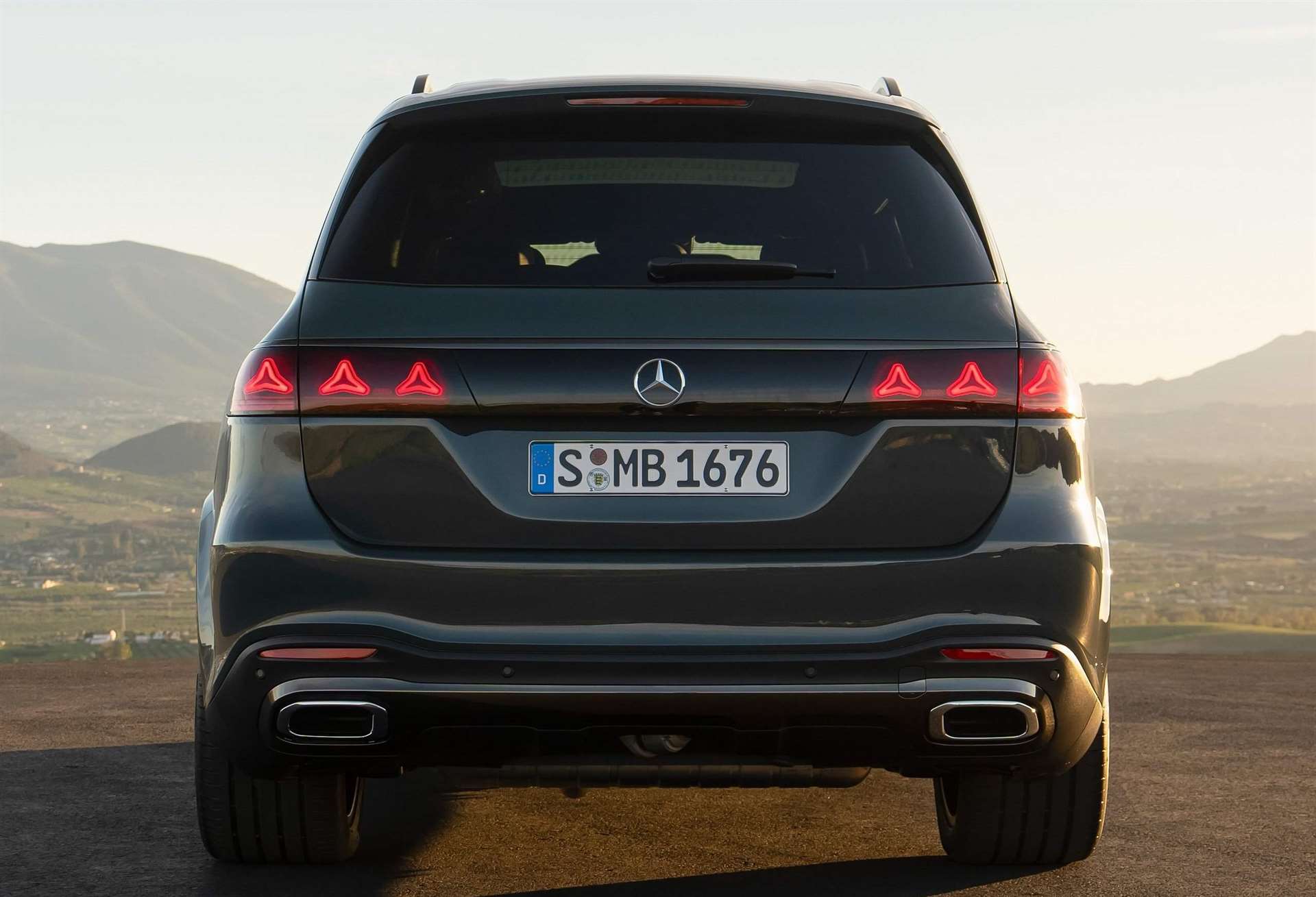 مرسيدس GLS 2027 الجديدة رفاهية السماء على العجلات 4 مرسيدس GLS 2027 الجديدة رفاهية السماء على العجلات - عرب اوتو هب