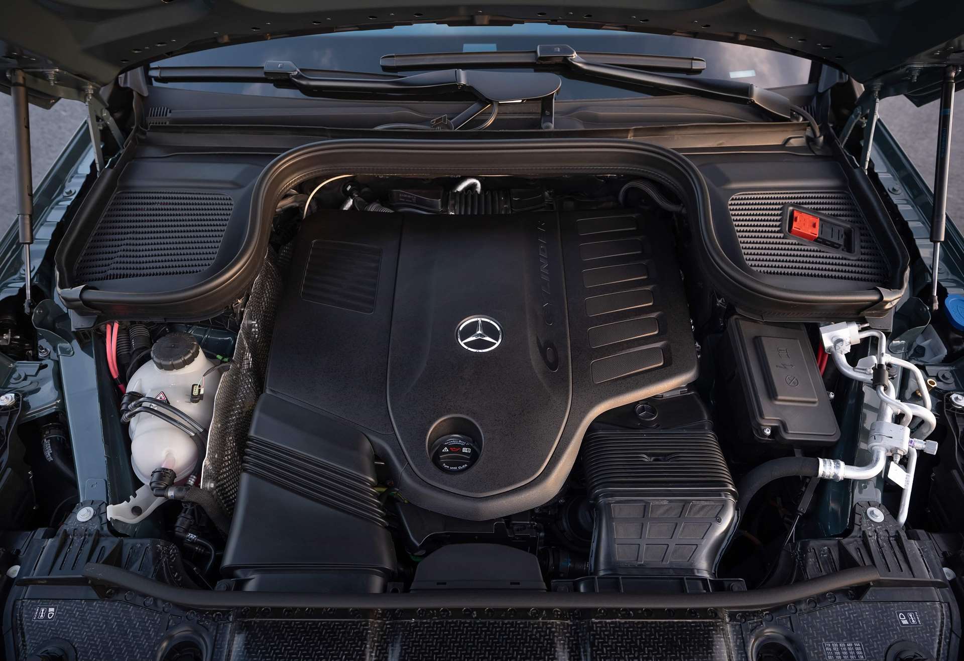 مرسيدس GLS 2027 الجديدة رفاهية السماء على العجلات 2 مرسيدس GLS 2027 الجديدة رفاهية السماء على العجلات - عرب اوتو هب