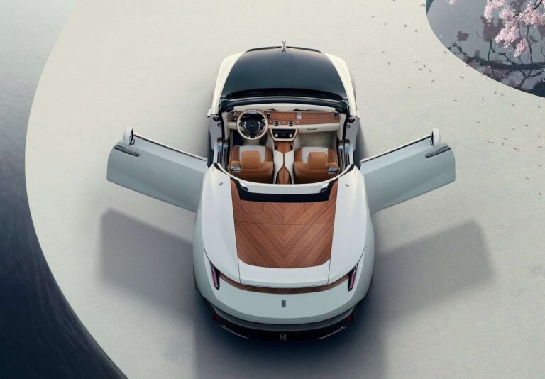 رولزرويس ترفع سقف الفخامة مع مجموعة Coachbuild الحصرية بسيارات لا تتكرر أبداً