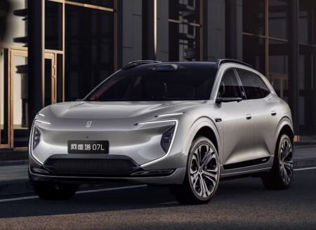 افاتر 07L الجديدة SUV عائلية فاخرة بتقنيات هواوي المتقدمة تقترب من الإطلاق - عرب اوتو هب