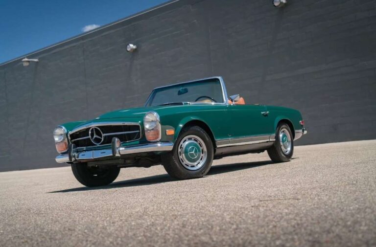 مرسيدس 280 SL موديل 1970 أيقونة ألمانية كلاسيكية بحالة استثنائية و سعر يقترب من 145 ألف دولار