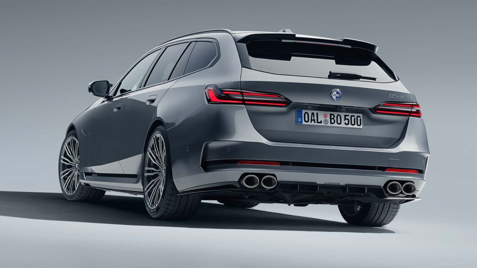 بي ام دبليو M5 Touring بوفنزيبين 05 GT مشروعاً جديداً يجمع بين الفخامة الأنيقة و الأداء العملي - عرب اوتو هب