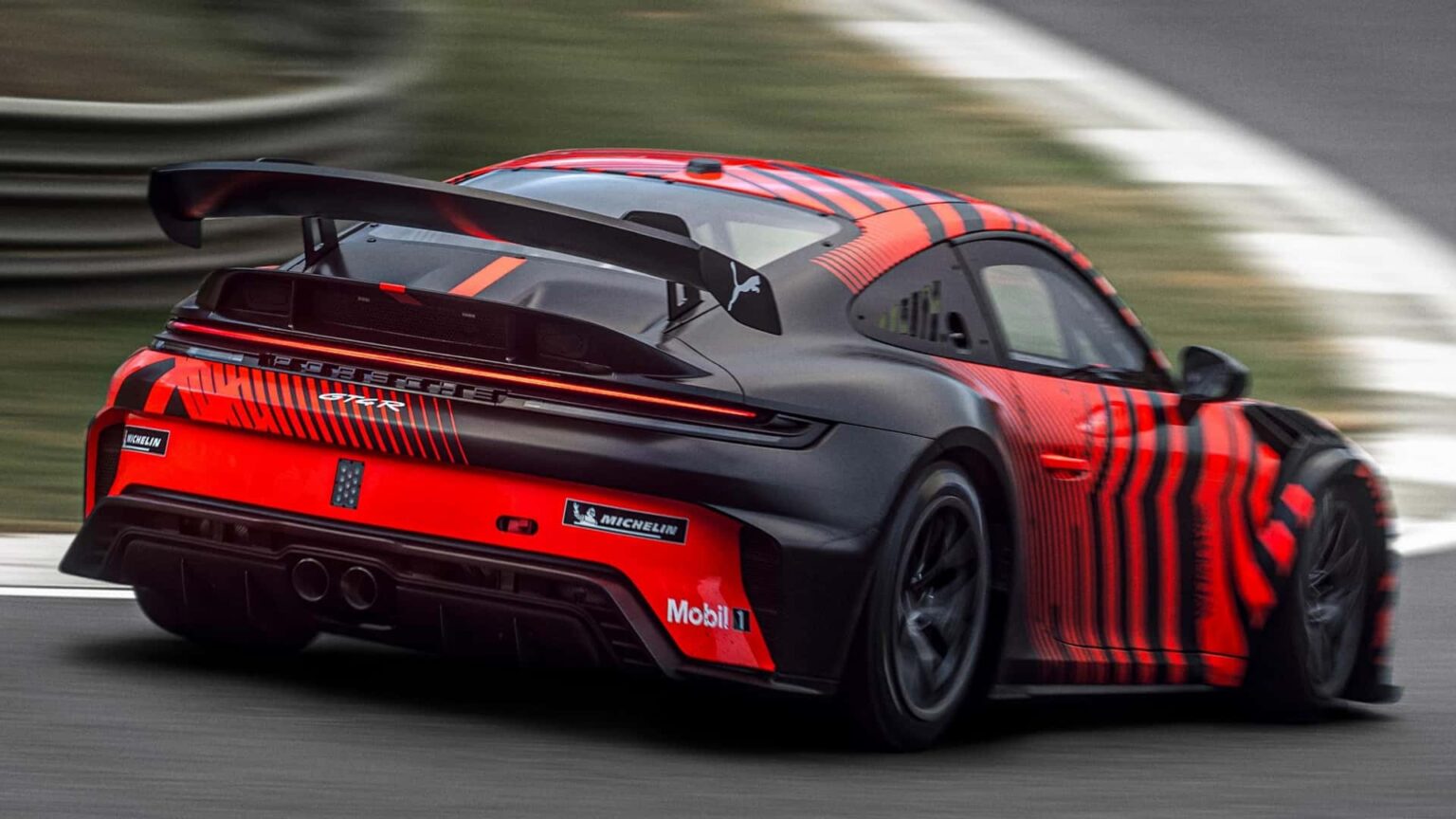 بورشه 911 GT4 R سيارة سباقات بقوة 512 حصان و سعر يتجاوز 375 ألف دولار - عرب اوتو هب