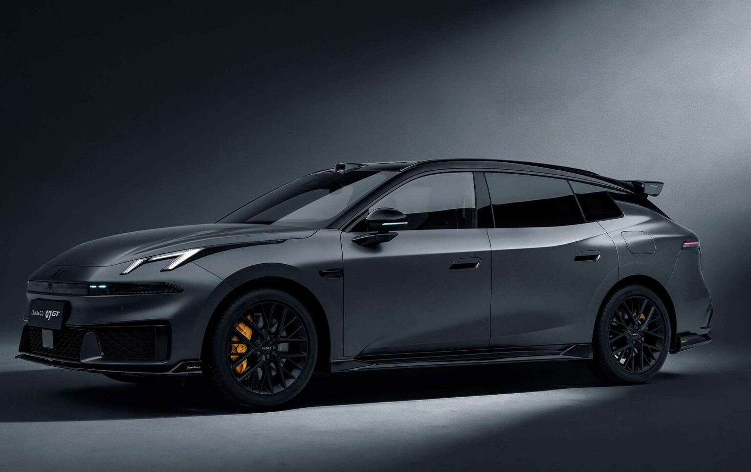 لينك آند كو 07 GT واجن هجينة رياضية بقوة اكثر من 400 حصان و مدى كهربائي يتجاوز 200 كم - عرب اوتو هب