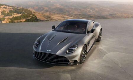 أستون مارتن 25 Vanquish تظهر رسميًا بإصدار محدود من 50 نسخة حول العالم للاحتفال بربع قرن من الأسطورة - عرب اوتو هب