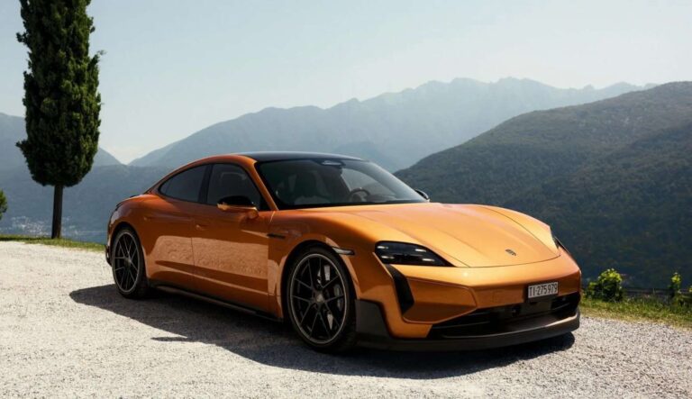 بورشه Taycan Turbo GT بنسخة فريدة لعميل سويسري يملك بالفعل ثلاث سيارات تايكان