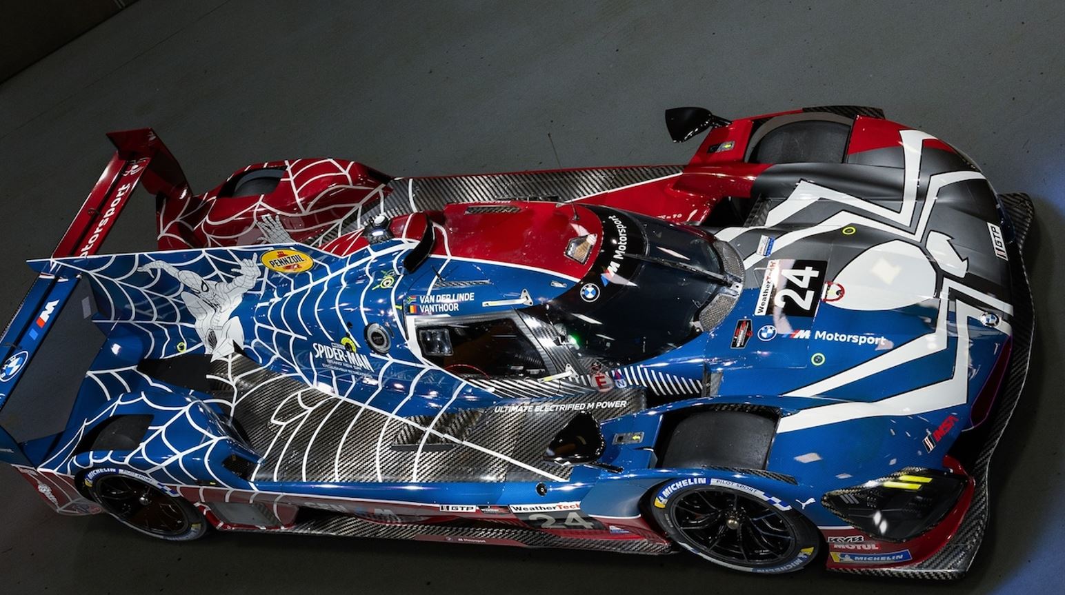 بي ام دبليو M Hybrid V8 تخطف الأنظار بطلاء سبايدر مان قبل سباق IMSA 4 بي ام دبليو M Hybrid V8 تخطف الأنظار بطلاء سبايدر مان قبل سباق IMSA - عرب اوتو هب
