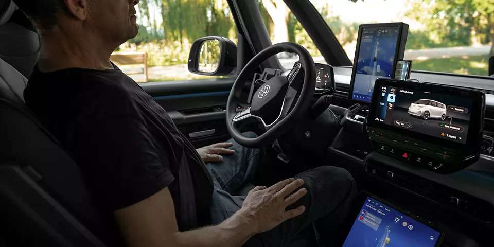 فولكس فاجن ID. Buzz تبدأ أولى رحلاتها الذاتية القيادة لنقل الركاب مجانًا في هامبورج الألمانية 5 فولكس فاجن ID. Buzz تبدأ أولى رحلاتها الذاتية القيادة لنقل الركاب مجانًا في هامبورج الألمانية - عرب اوتو هب