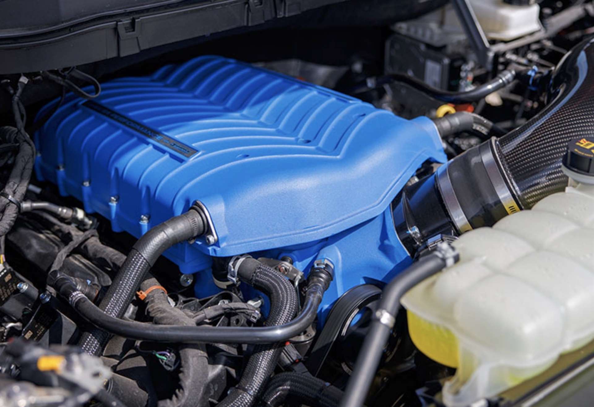فورد شيلبي F-150 سوبر سنيك الجديدة وحش يتحدى رام بمحرك 810 حصان 5 فورد شيلبي F-150 سوبر سنيك الجديدة وحش يتحدى رام بمحرك 810 حصان - عرب اوتو هب