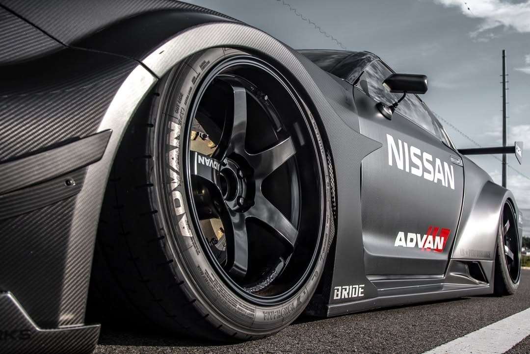 نيسان GT-R R35 المعدلة من Liberty Walk تبدو كسيارة سباقات قانونية للطرق 3 نيسان GT-R R35 المعدلة من Liberty Walk تبدو كسيارة سباقات قانونية للطرق - عرب اوتو هب