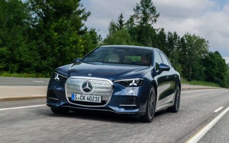 مرسيدس C-Class الكهربائية الجديدة كليًا 2027 تنطلق رسميًا بمدى يصل إلى 762 كم و تقنيات ثورية تعيد تعريف الفئة المتوسطة - عرب اوتو هب