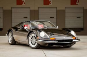 فيراري دينو 246 GTS المعدلة بمحرك V8 تتجاوز 800 ألف دولار في المزاد رغم التخلي عن محركها الأصلي فيراري دينو 246 GTS المعدلة بمحرك V8 تتجاوز 800 ألف دولار في المزاد رغم التخلي عن محركها الأصلي - عرب اوتو هب