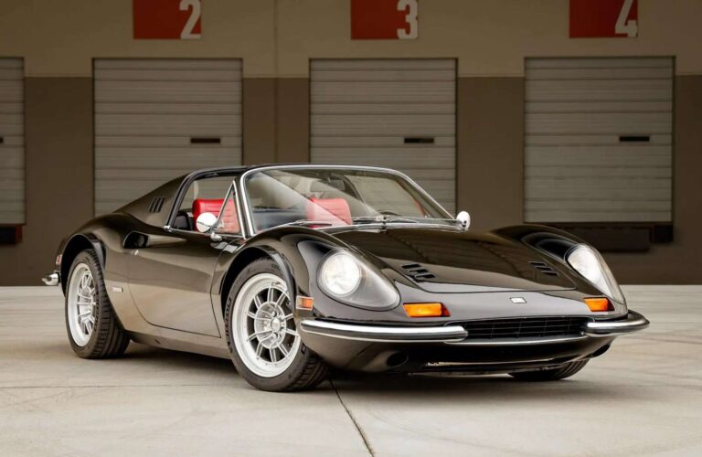 فيراري دينو 246 GTS المعدلة بمحرك V8 تتجاوز 800 ألف دولار في المزاد رغم التخلي عن محركها الأصلي