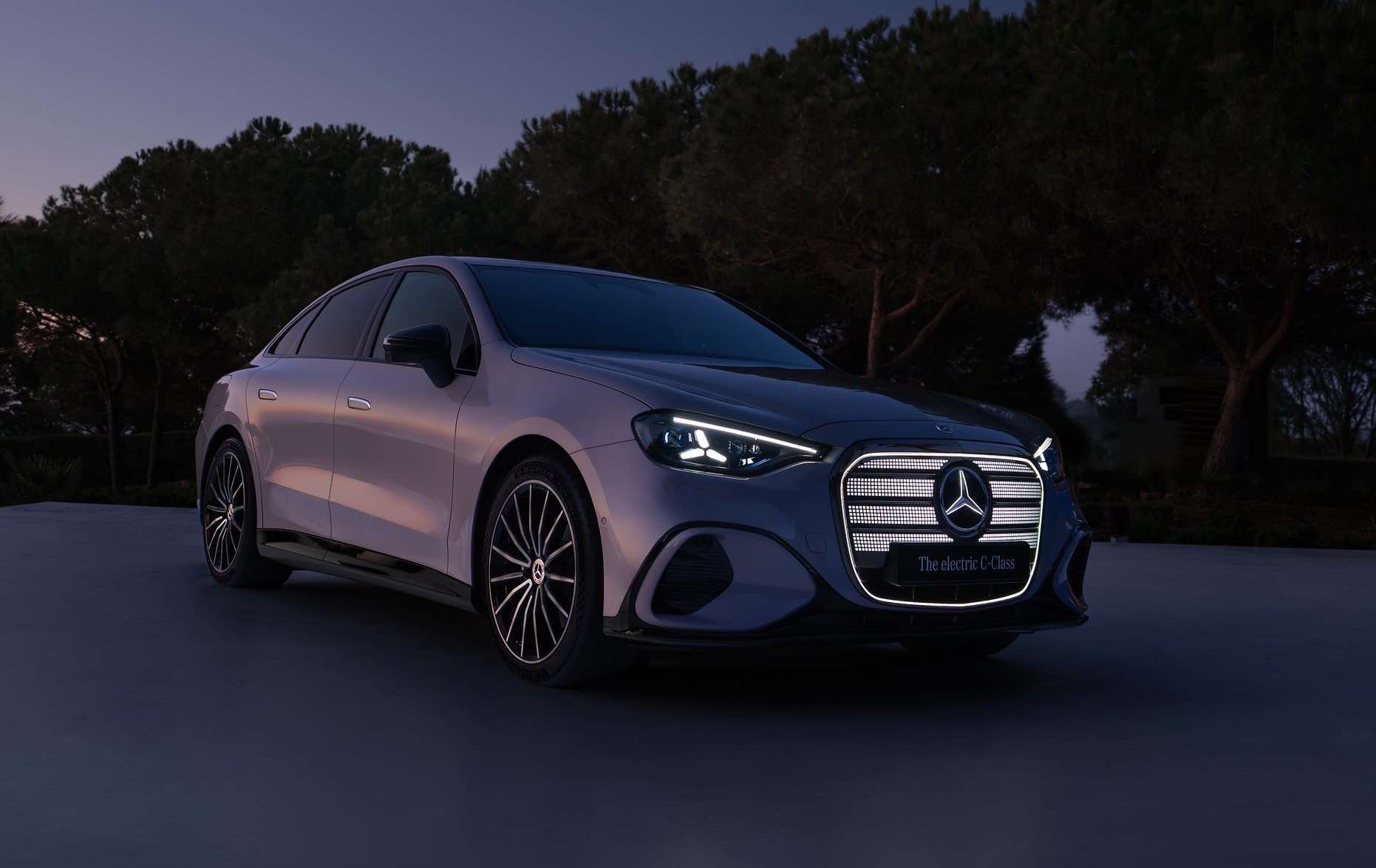 مرسيدس C-Class الكهربائية الجديدة كليًا 2027 تنطلق رسميًا بمدى يصل إلى 762 كم و تقنيات ثورية تعيد تعريف الفئة المتوسطة 1 مرسيدس C-Class الكهربائية الجديدة كليًا 2027 تنطلق رسميًا بمدى يصل إلى 762 كم و تقنيات ثورية تعيد تعريف الفئة المتوسطة - عرب اوتو هب