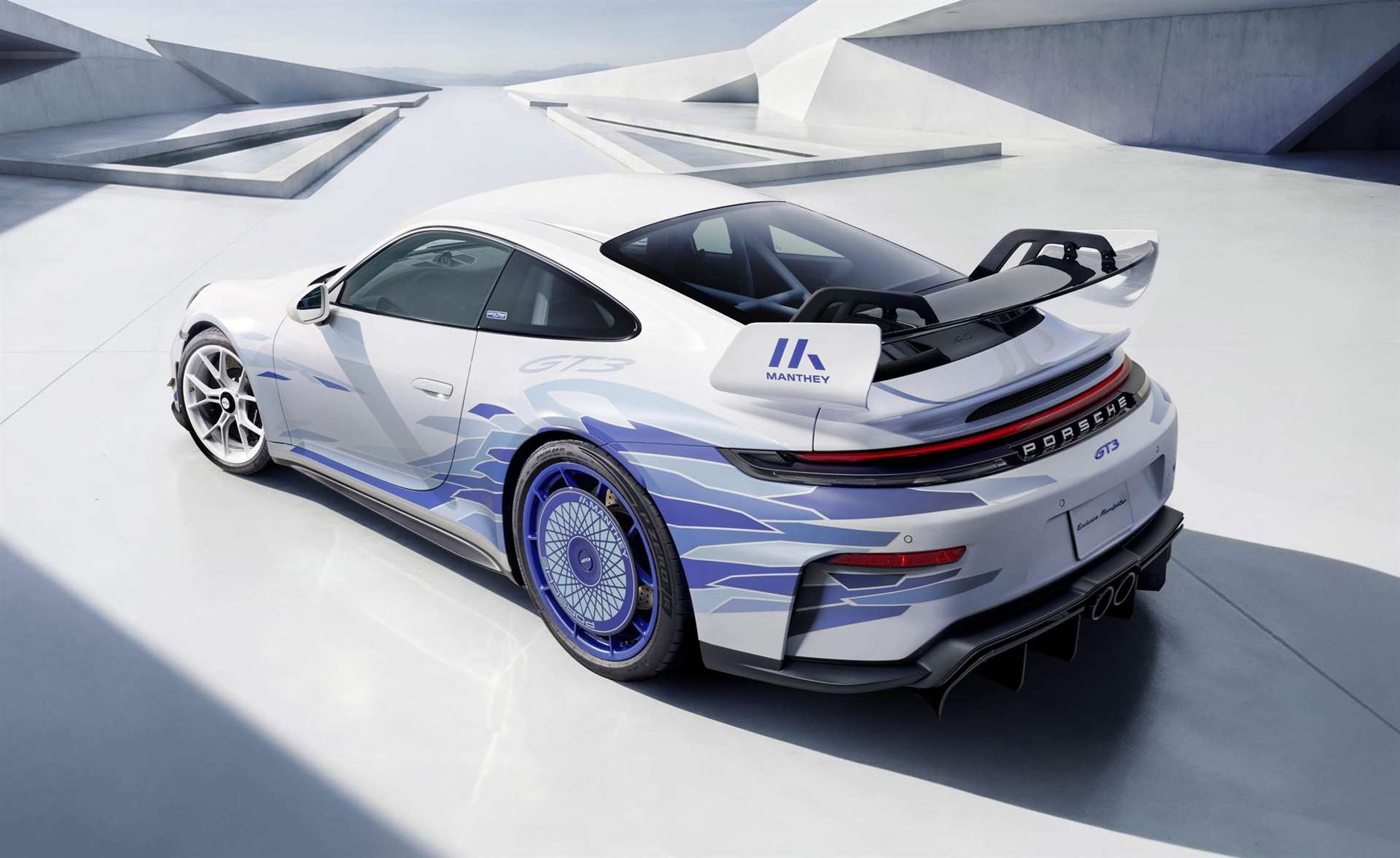 بورشه 911 GT3 Artisan Edition نسخة فريدة مخصصة لليابان تدمج بين الفخامة الألمانية و روح الحرف اليابانية 3 بورشه 911 GT3 Artisan Edition نسخة فريدة مخصصة لليابان تدمج بين الفخامة الألمانية و روح الحرف اليابانية - عرب اوتو هب